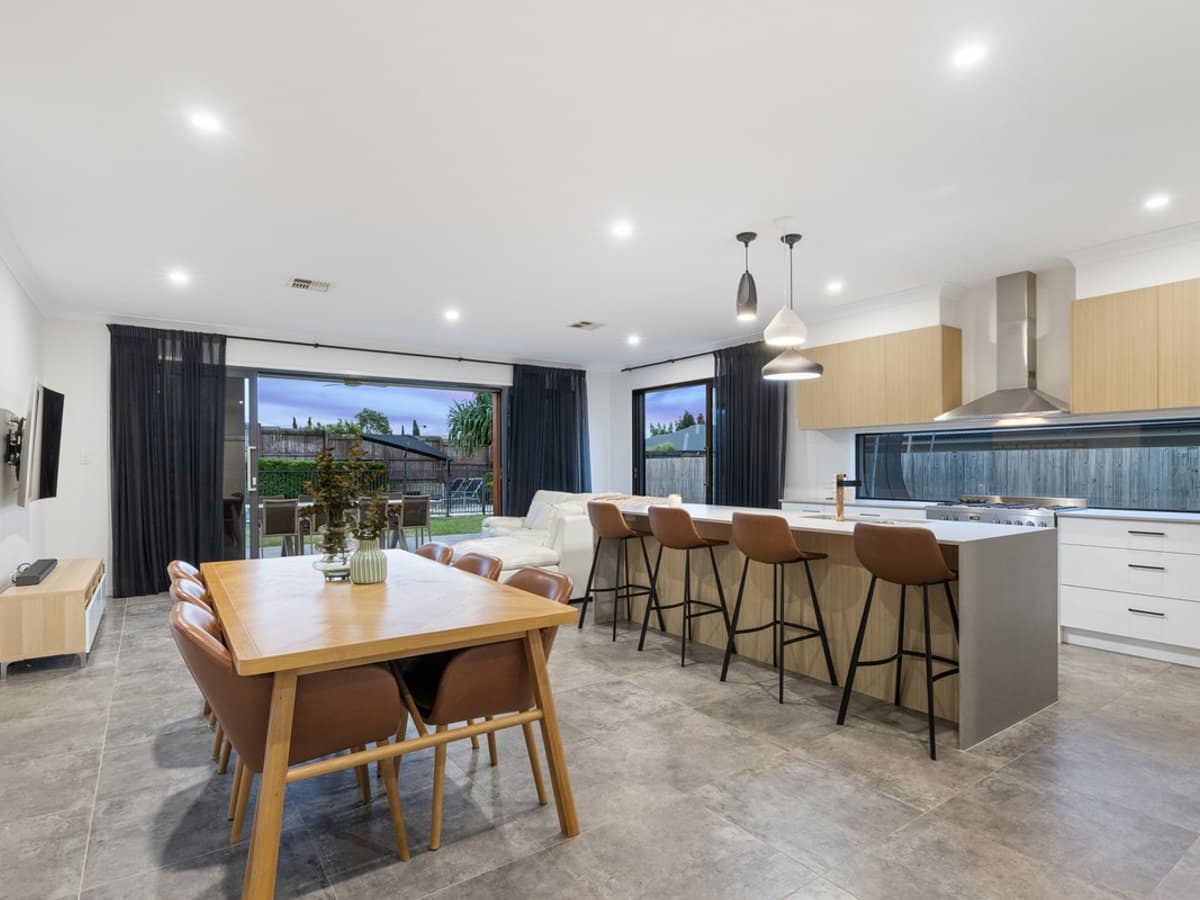 9 Weir Street, THORNLANDS - Thumbnail 5