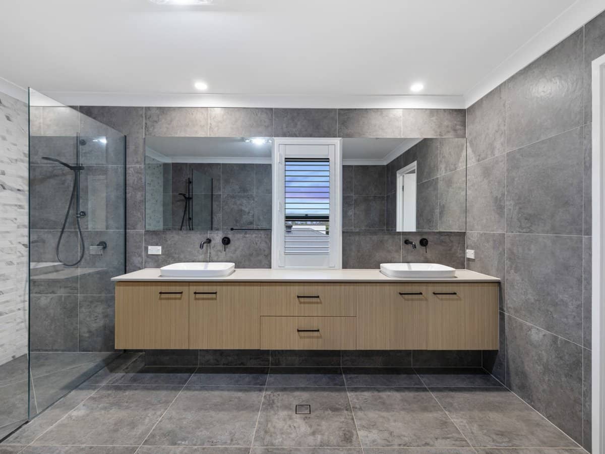 9 Weir Street, THORNLANDS - Thumbnail 18