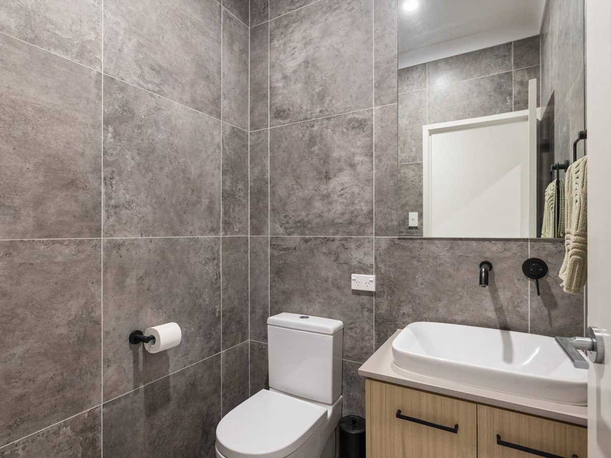 9 Weir Street, THORNLANDS - Thumbnail 24