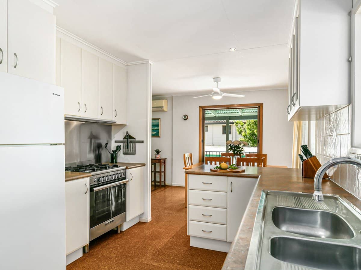 33 Wilkie Street, REDLAND BAY - Thumbnail 9