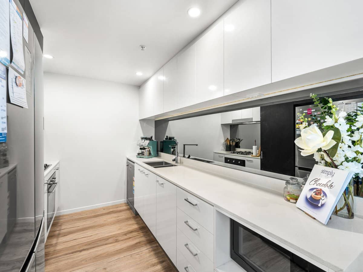 4410/5 Harbour Side Court, BIGGERA WATERS - Thumbnail 4