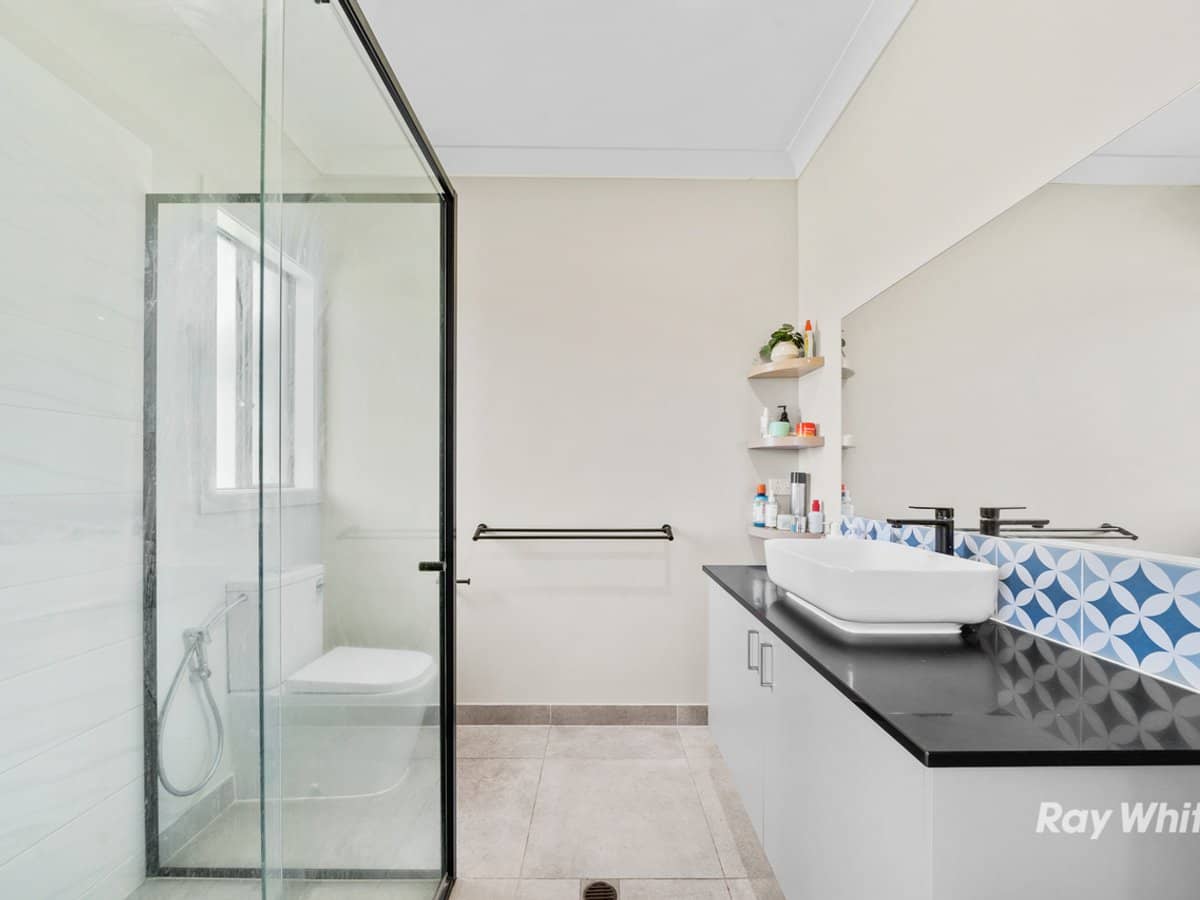 18 Mcclune Street, LOGAN RESERVE - Thumbnail 3