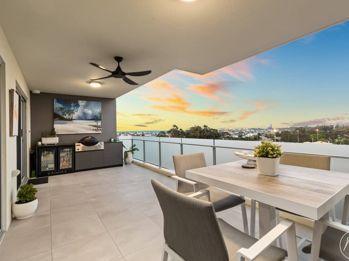 152 Middle Street, CLEVELAND - Thumbnail 2