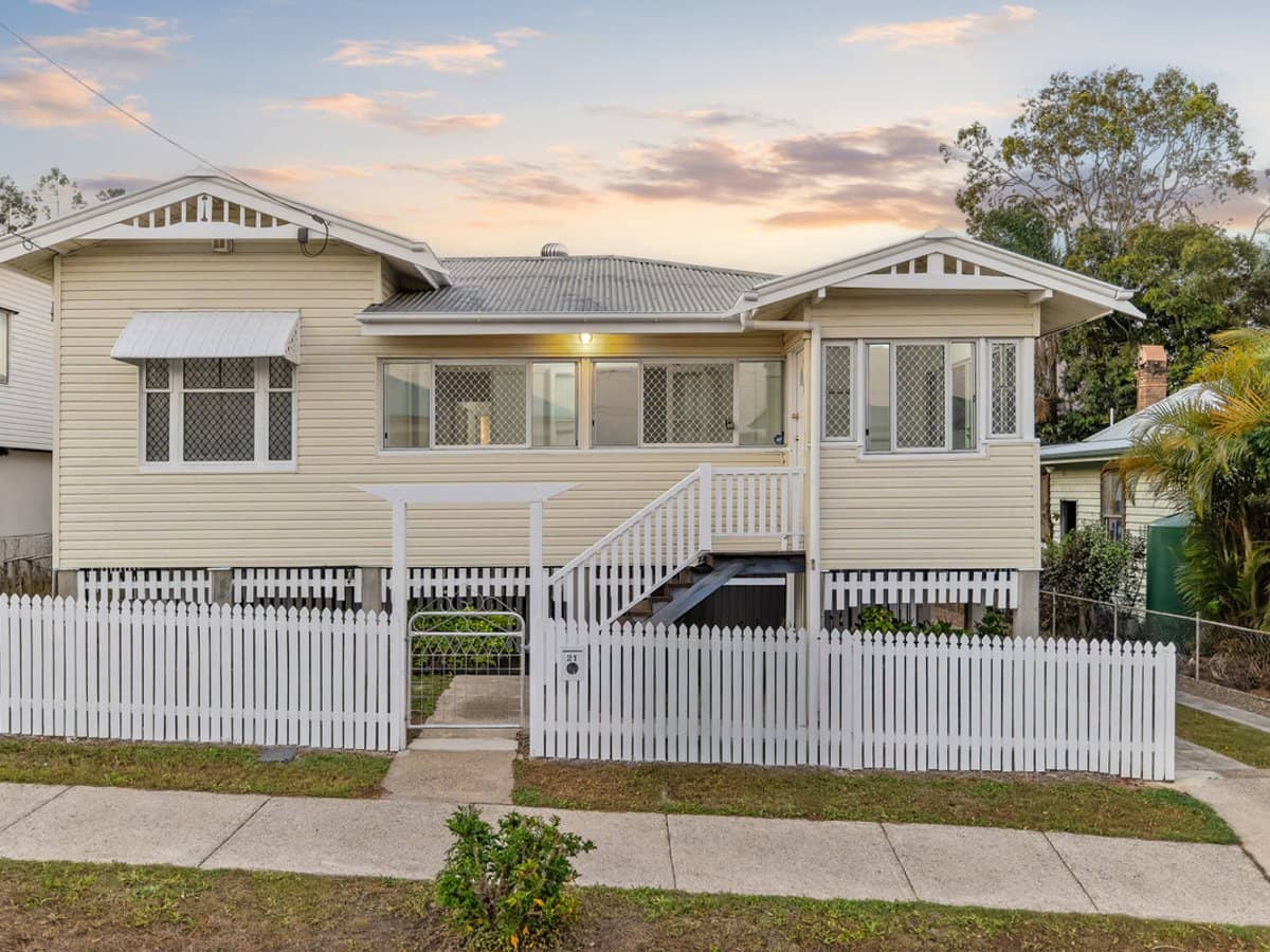 21 Elizabeth Street, WOODEND - Thumbnail 2