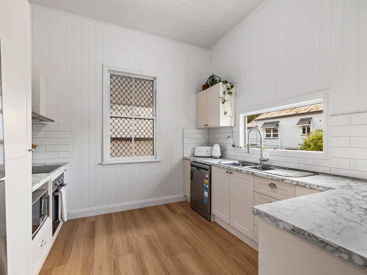 21 Elizabeth Street, WOODEND - Thumbnail 3