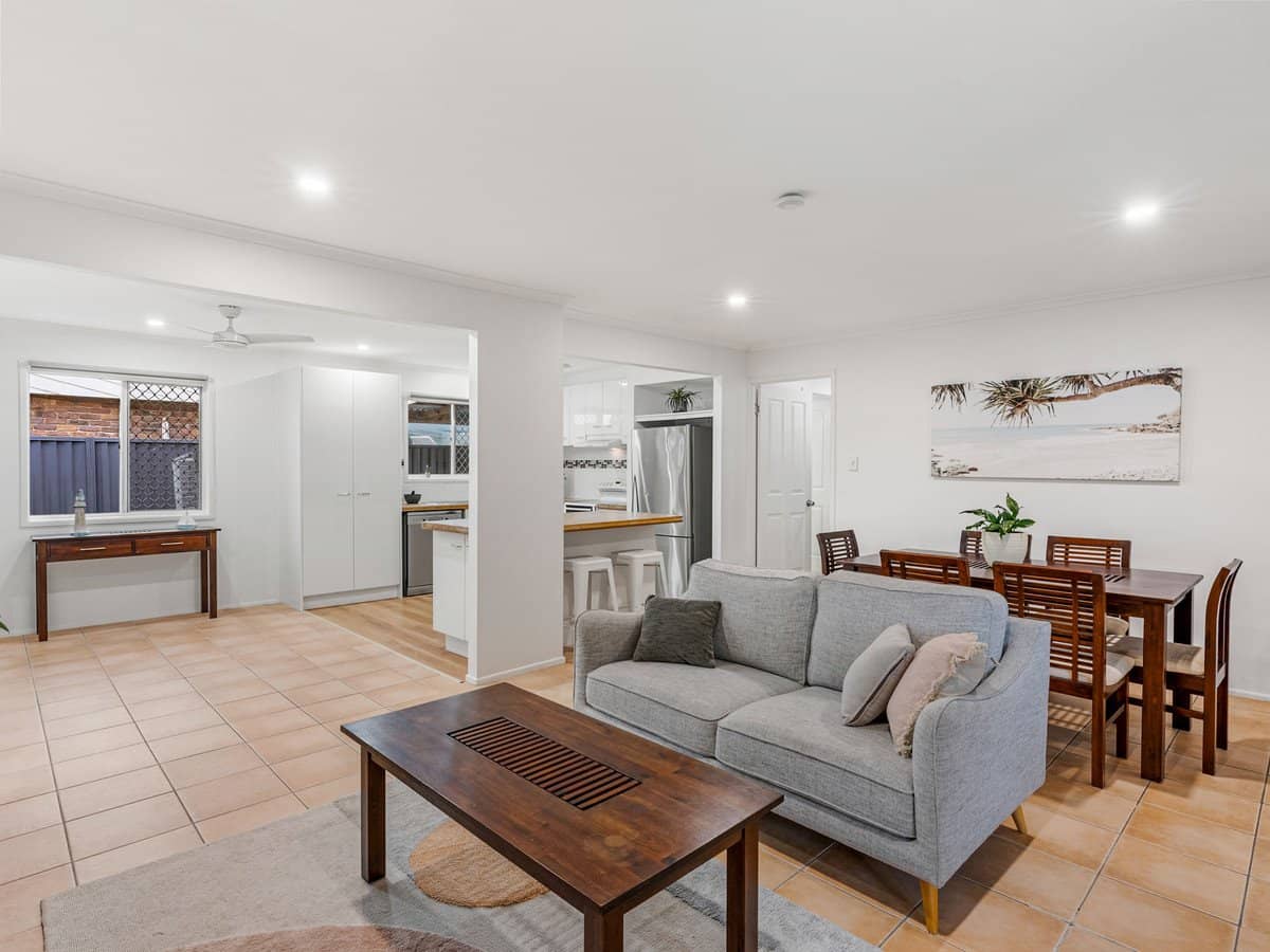 18 Lisa Street, REDLAND BAY - Thumbnail 8