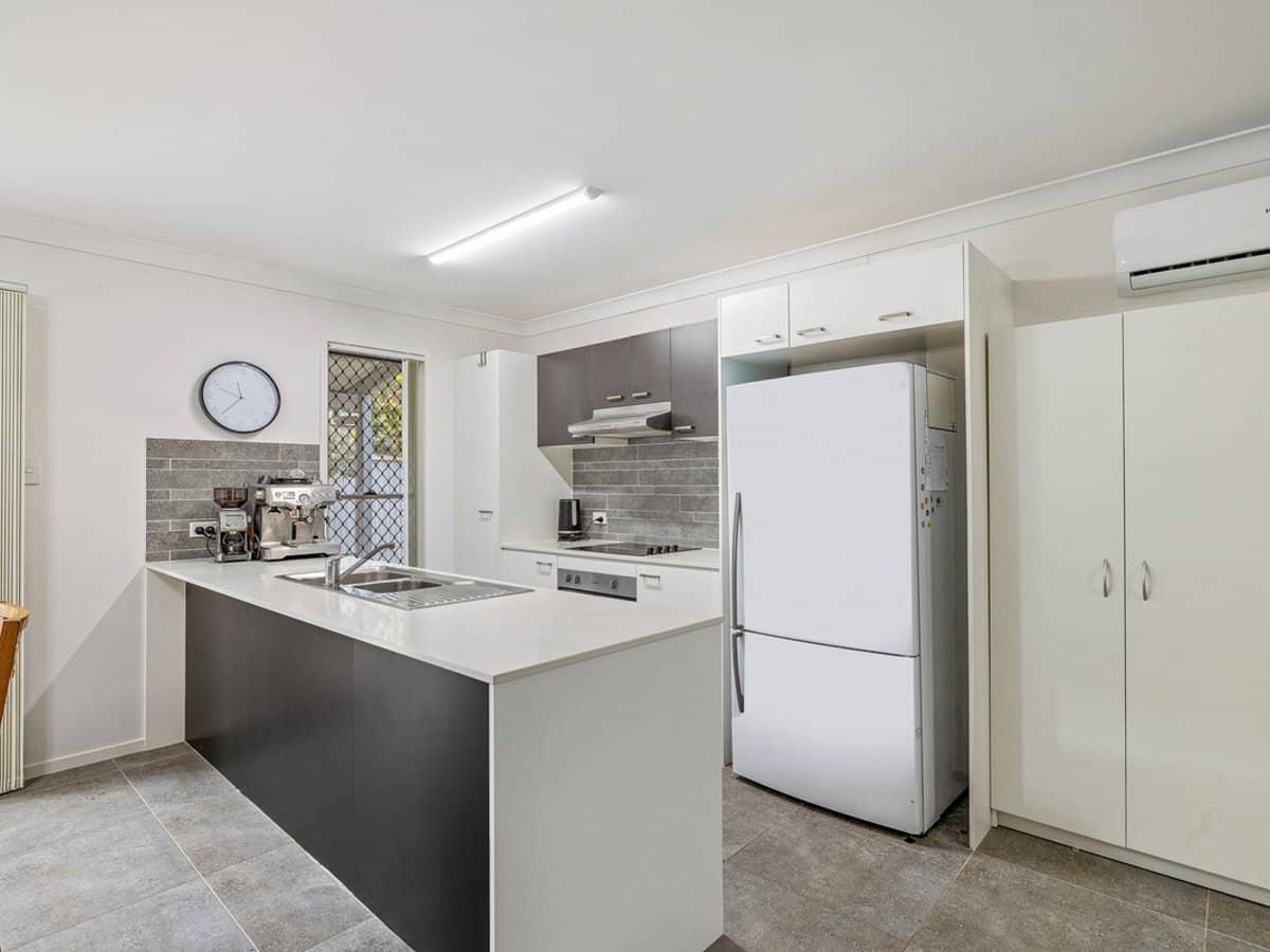 2 Pateman Parade, THORNLANDS - Thumbnail 3