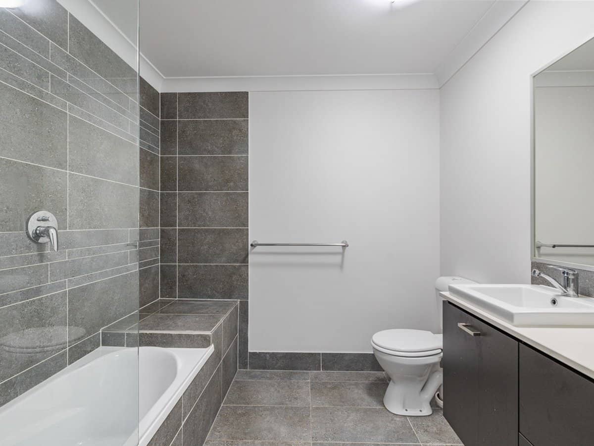 2 Pateman Parade, THORNLANDS - Thumbnail 5