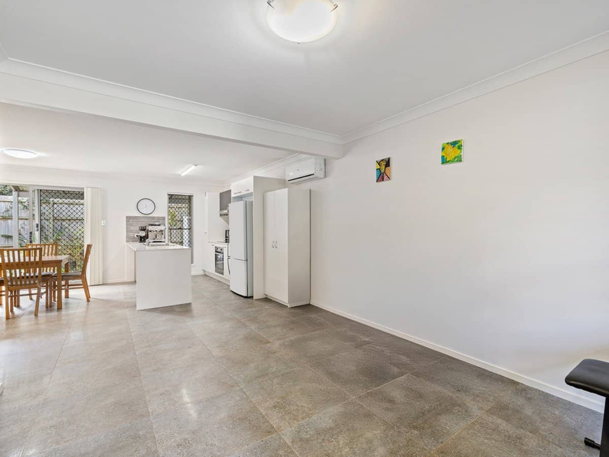 2 Pateman Parade, THORNLANDS - Thumbnail 9