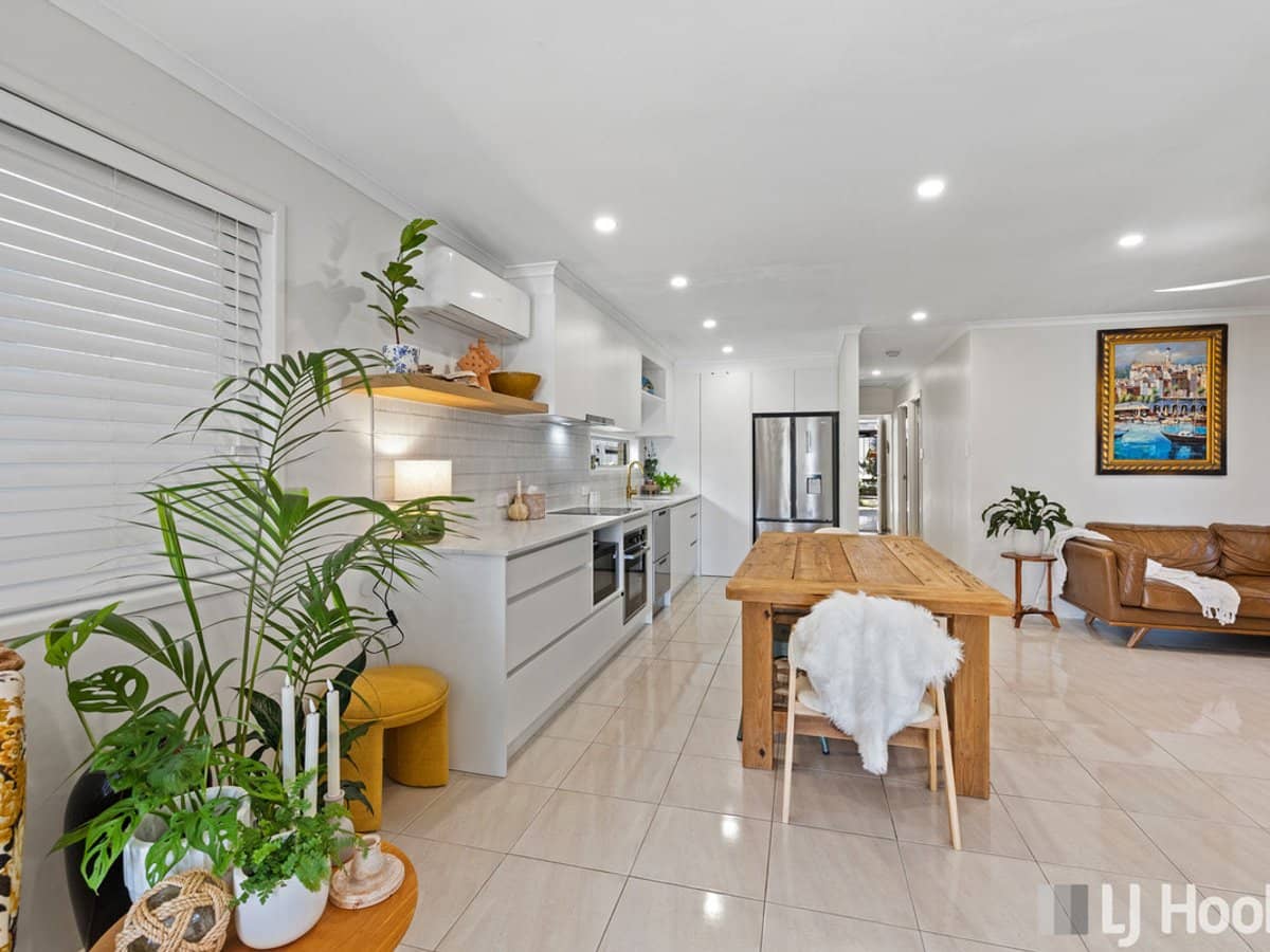 107 Torquay Road, REDLAND BAY - Thumbnail 4