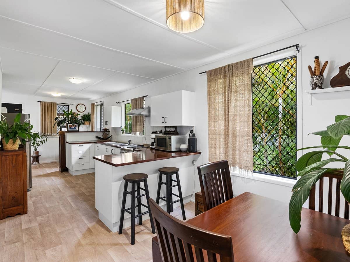 12 Michael Street, REDLAND BAY - Thumbnail 3