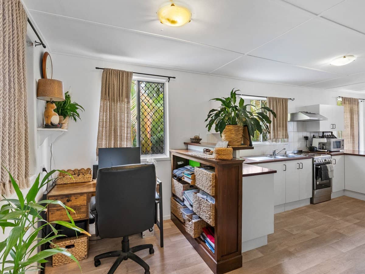 12 Michael Street, REDLAND BAY - Thumbnail 6