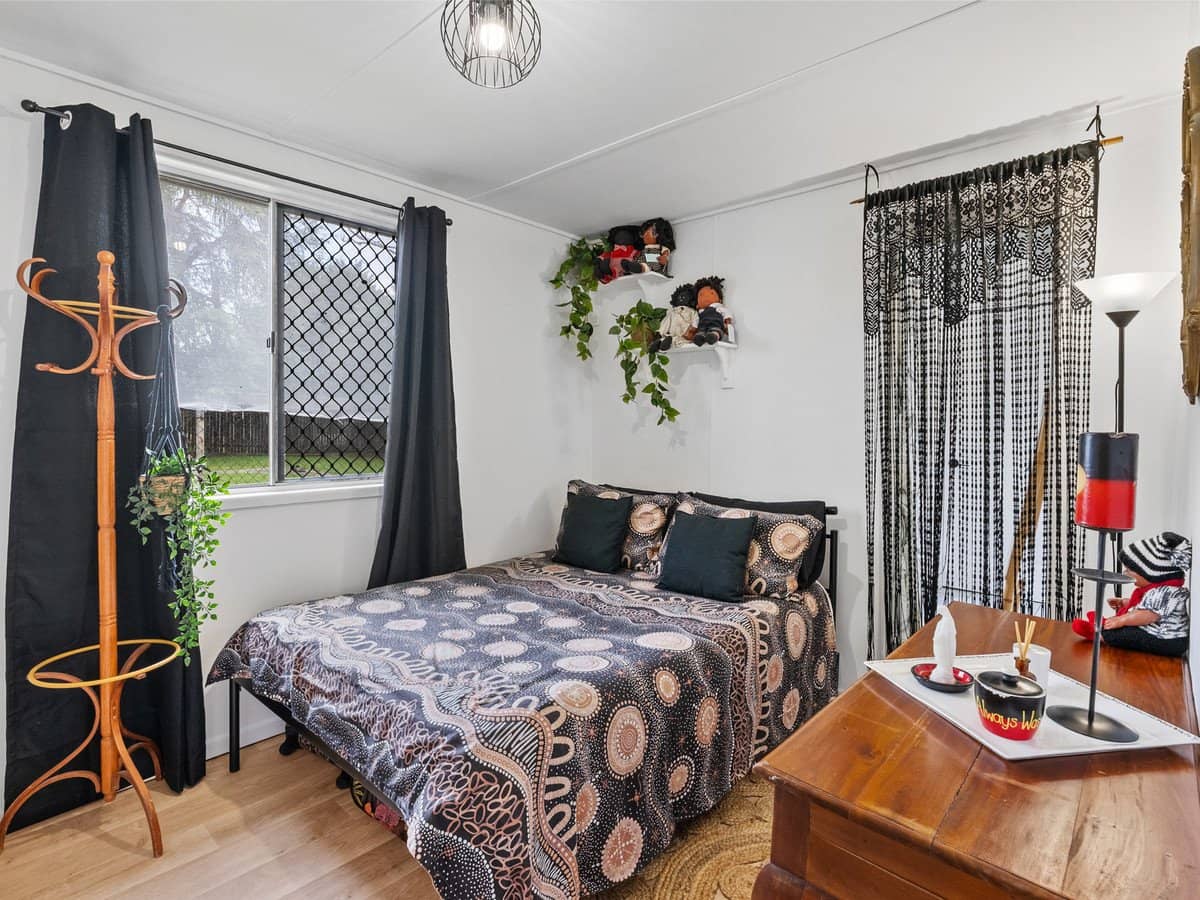 12 Michael Street, REDLAND BAY - Thumbnail 11