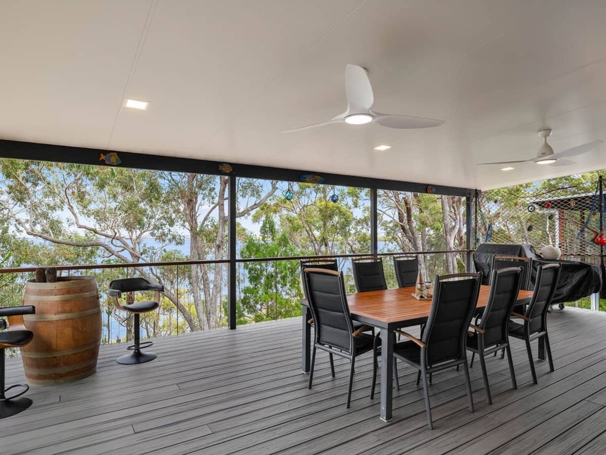 1 Cliff Terrace, MACLEAY ISLAND - Thumbnail 1