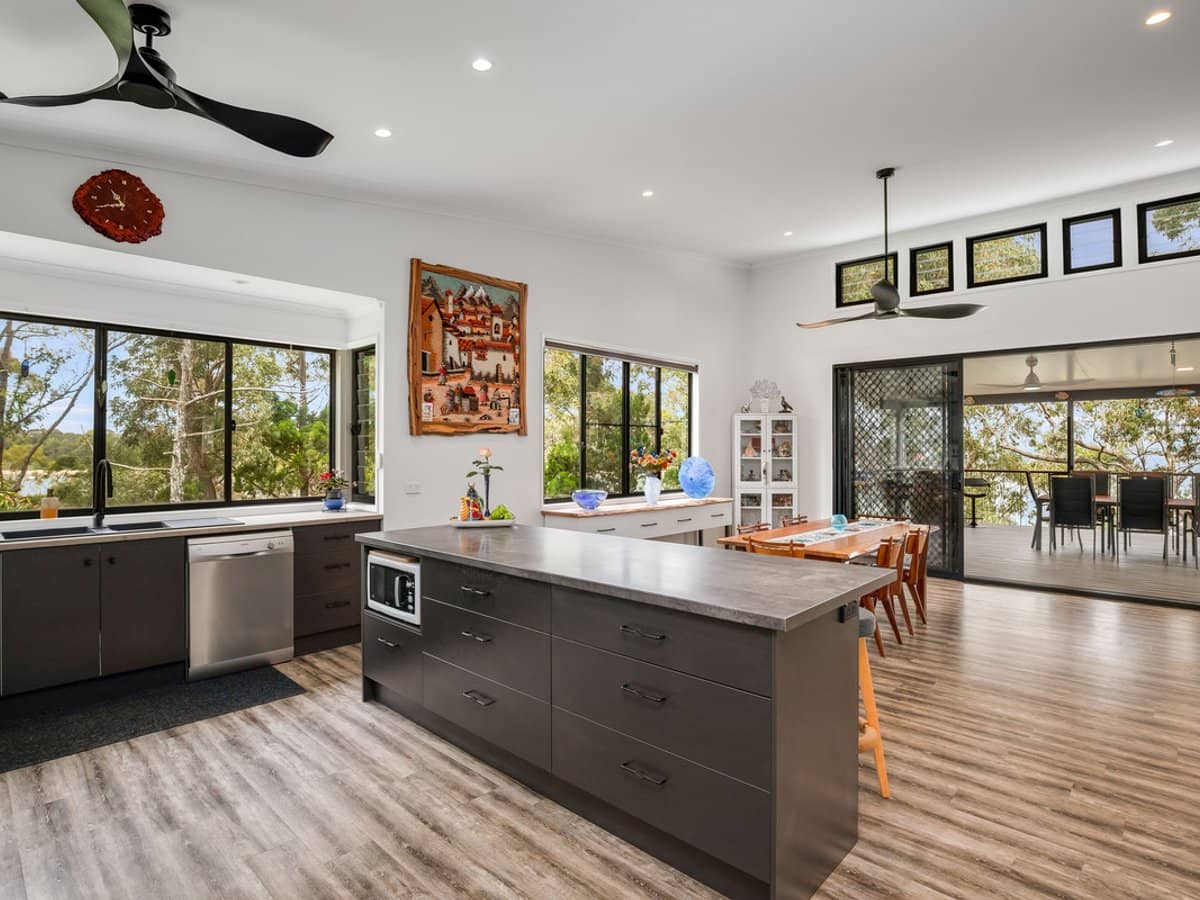 1 Cliff Terrace, MACLEAY ISLAND - Thumbnail 5