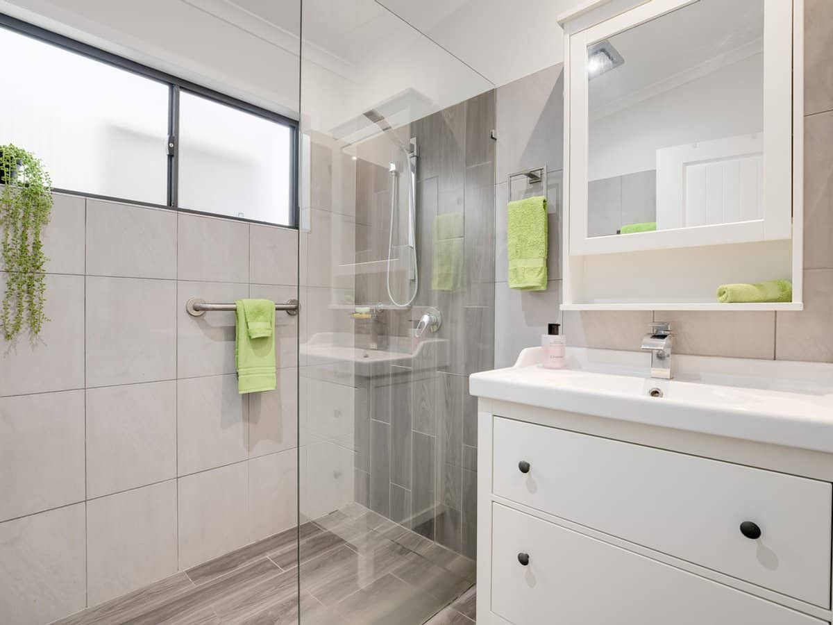 1 Cliff Terrace, MACLEAY ISLAND - Thumbnail 14