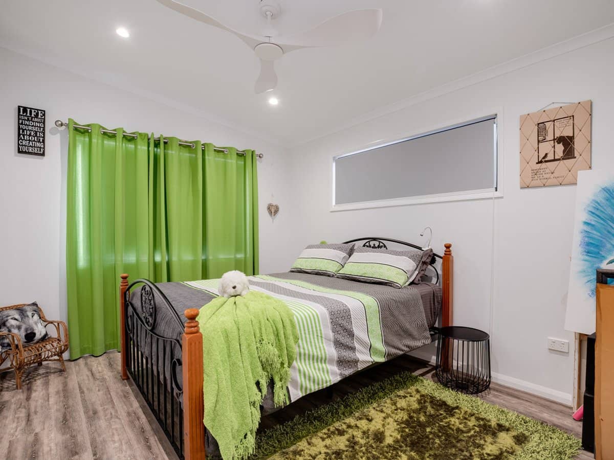 1 Cliff Terrace, MACLEAY ISLAND - Thumbnail 15