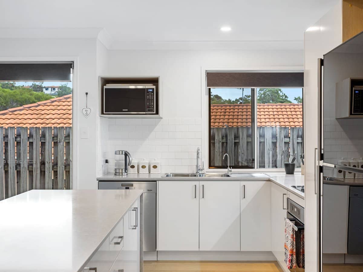 1-5 Studio Drive, Pacific Pines - Thumbnail 3