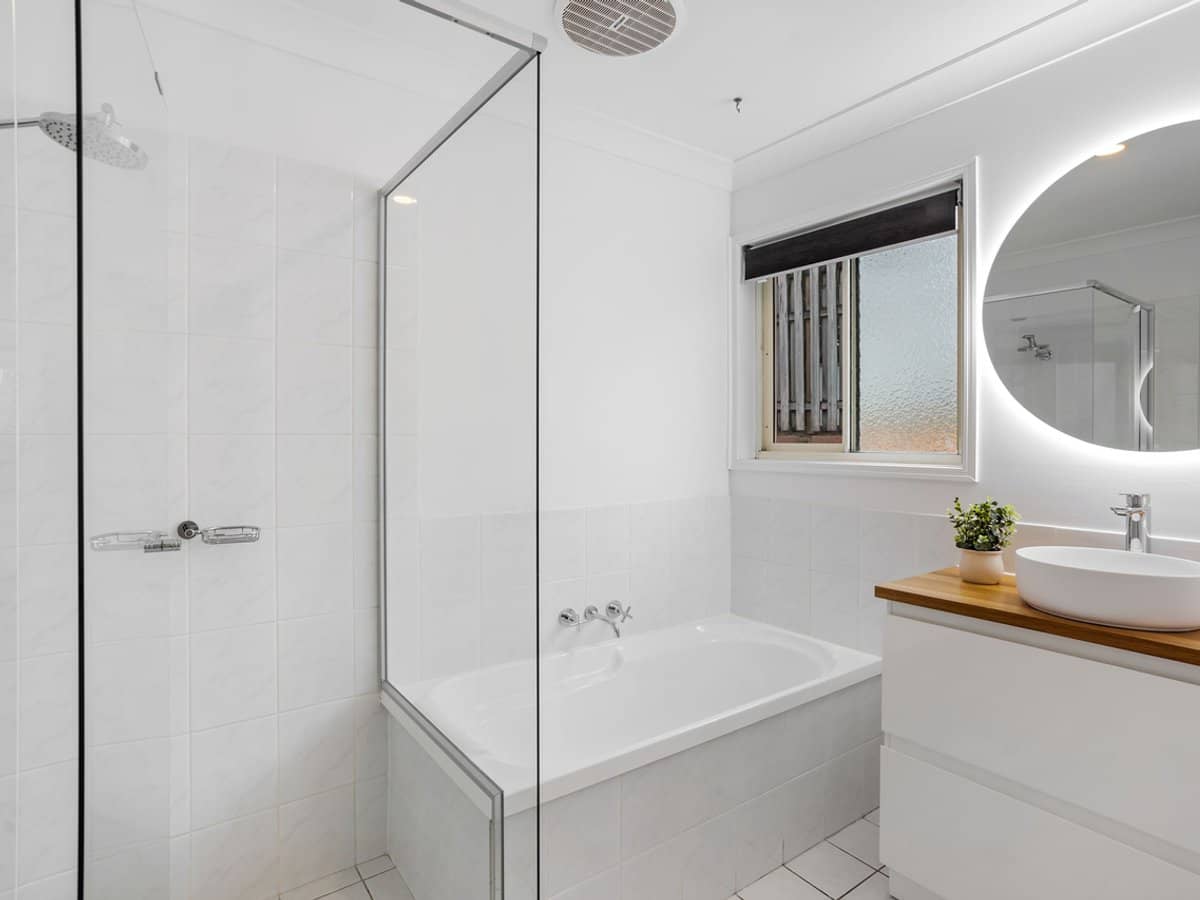 1-5 Studio Drive, Pacific Pines - Thumbnail 13