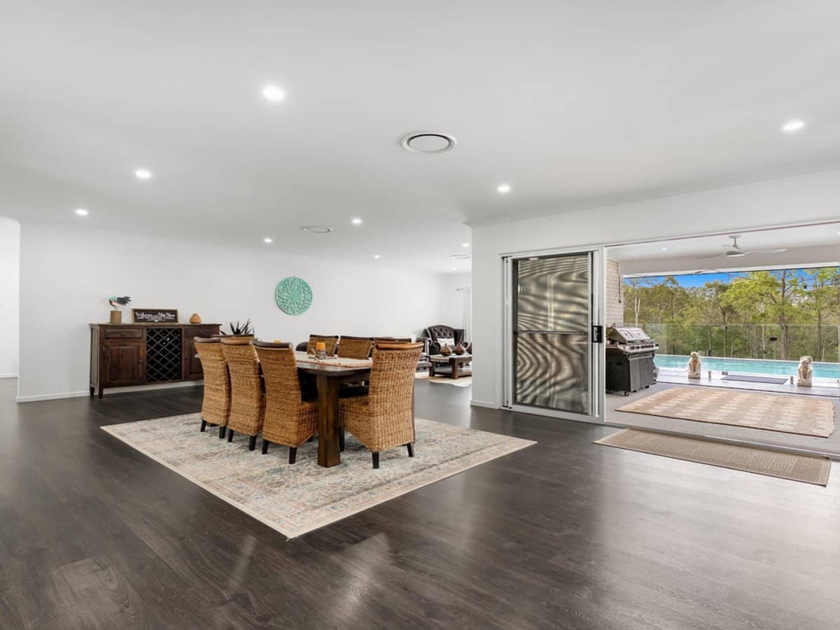 61-65 Rockford Close, STOCKLEIGH - Thumbnail 2