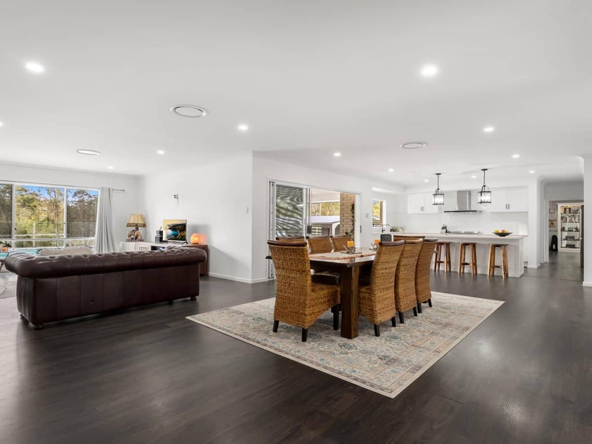 61-65 Rockford Close, STOCKLEIGH - Thumbnail 3