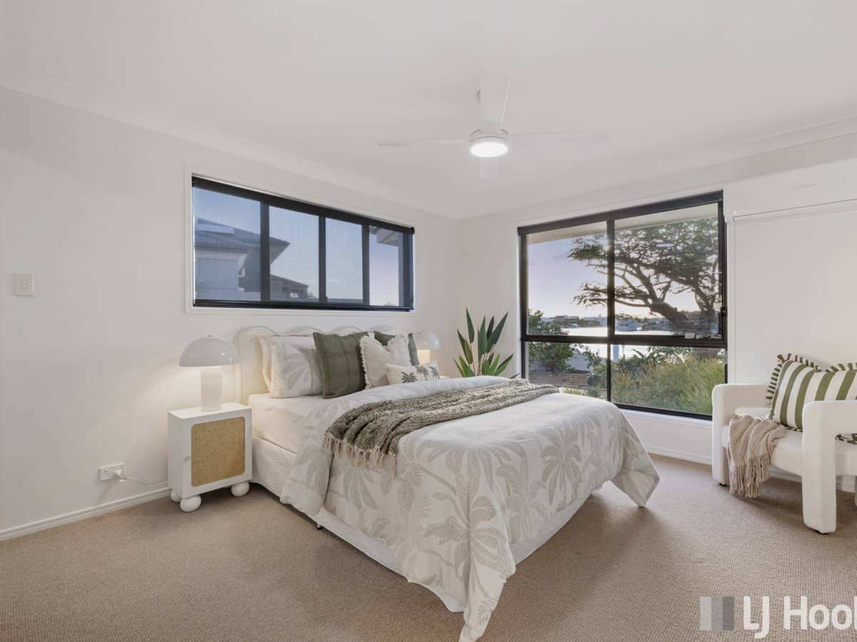 14 Raby Bay Boulevard, RABY BAY - Thumbnail 13