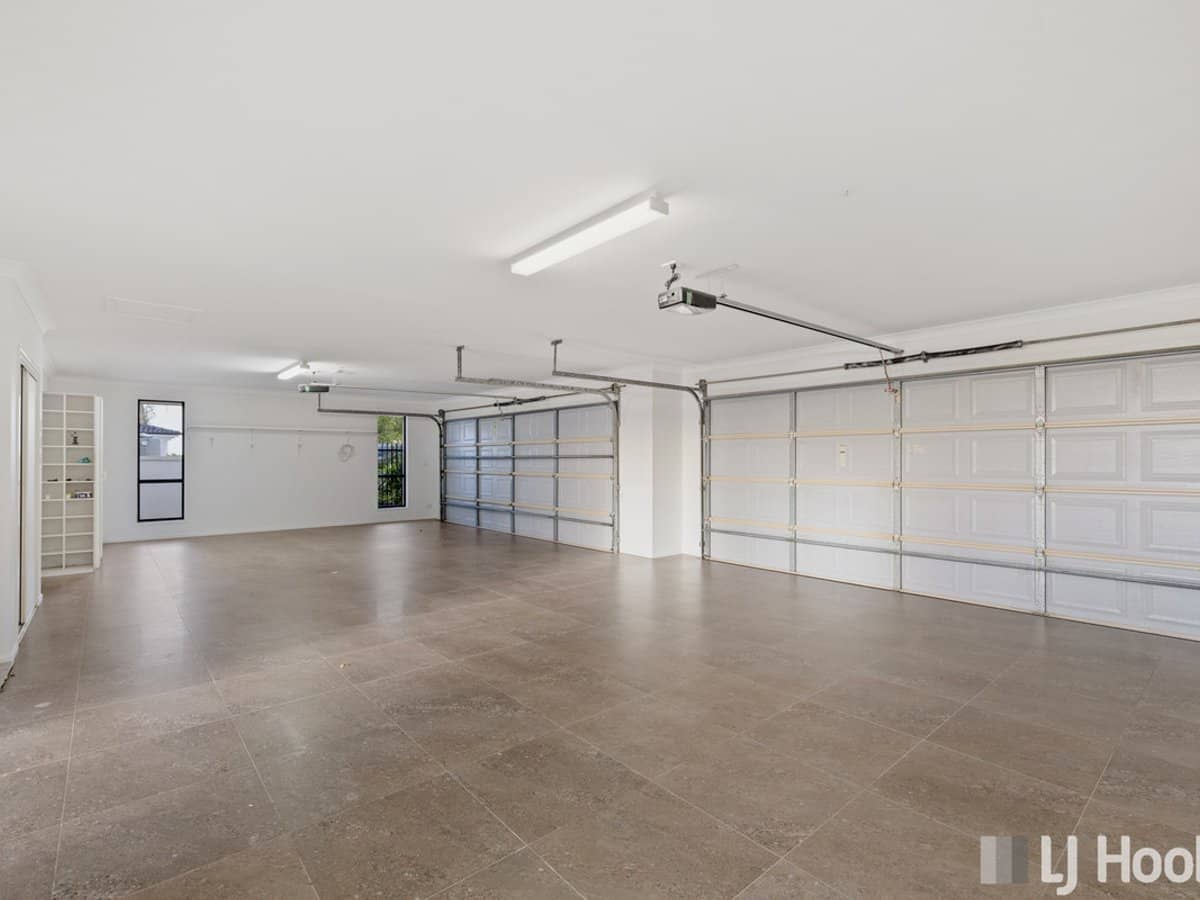 14 Raby Bay Boulevard, RABY BAY - Thumbnail 24