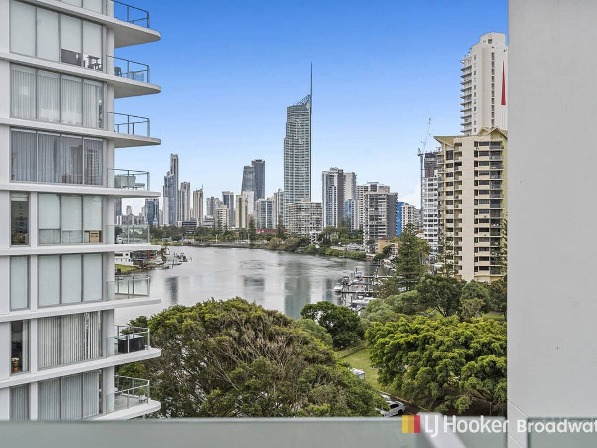 14 Cannes Avenue, SURFERS PARADISE - Thumbnail 3