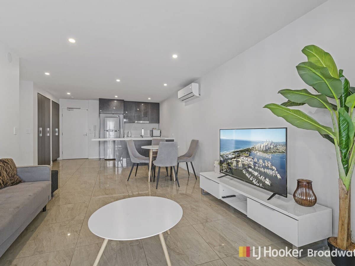 14 Cannes Avenue, SURFERS PARADISE - Thumbnail 8