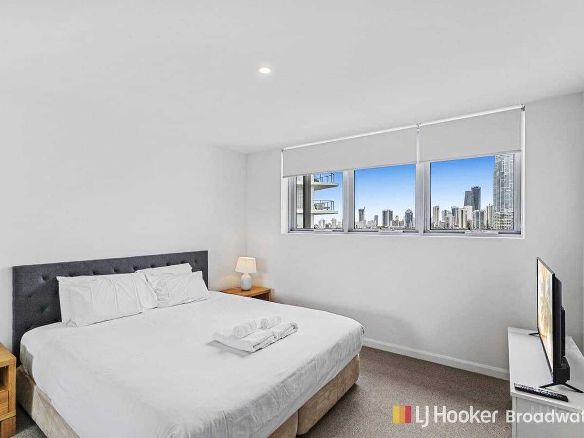 14 Cannes Avenue, SURFERS PARADISE - Thumbnail 12