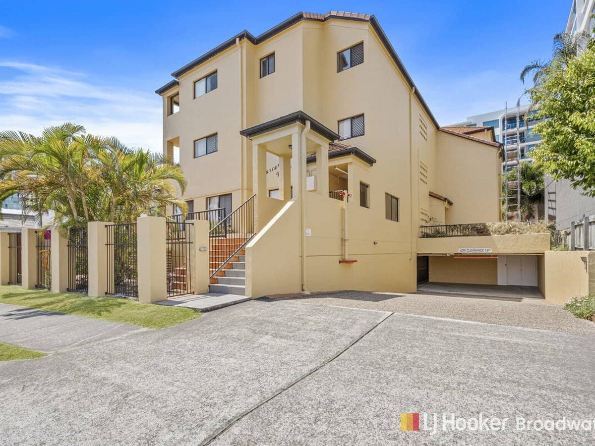 143 Frank Street, LABRADOR - Thumbnail 2