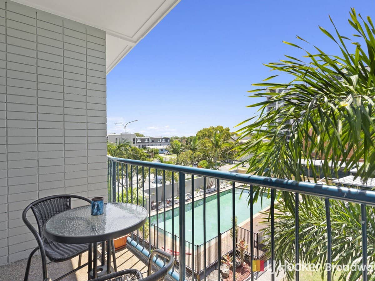 125 Frank Street, LABRADOR - Thumbnail 1