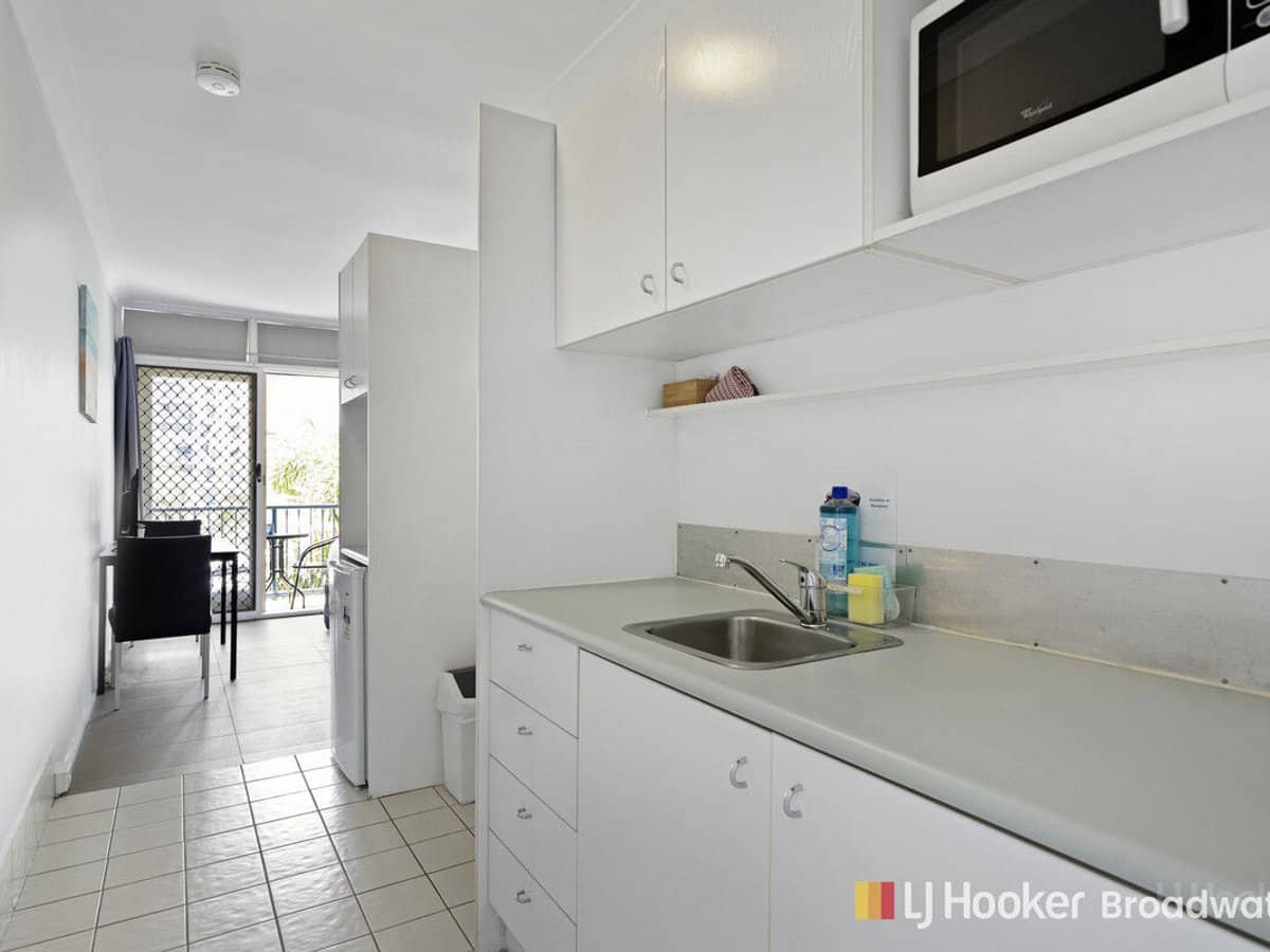 125 Frank Street, LABRADOR - Thumbnail 2