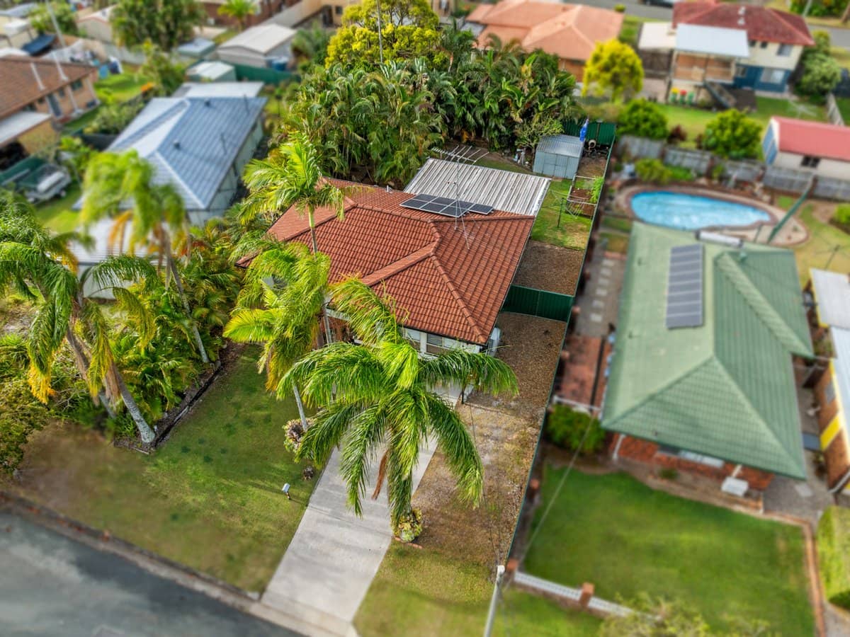 42 Kennedy Drive, CAPALABA - Thumbnail 2