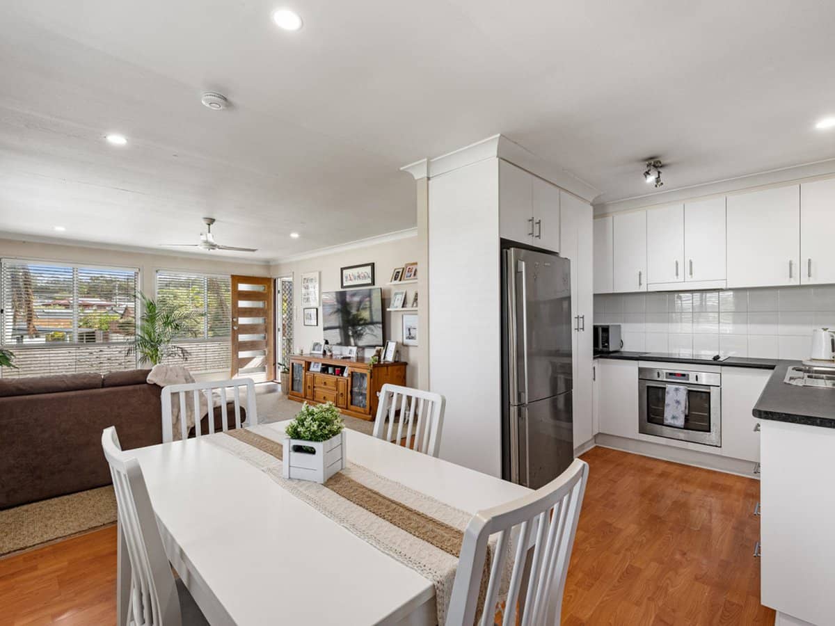 42 Kennedy Drive, CAPALABA - Thumbnail 3