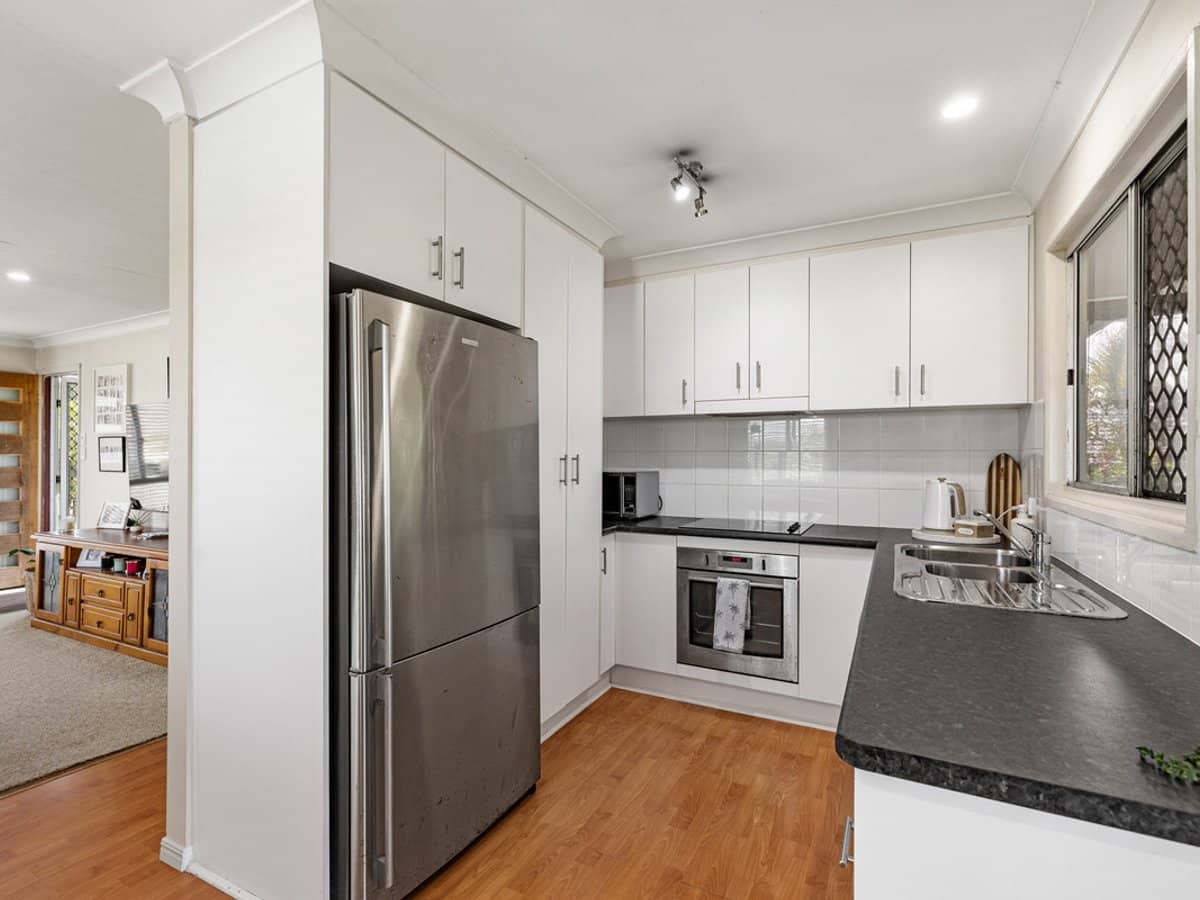 42 Kennedy Drive, CAPALABA - Thumbnail 4