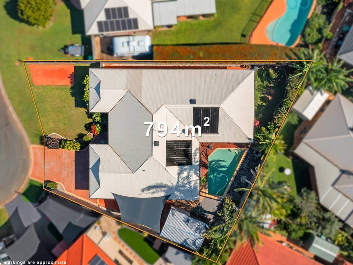 12 Lomond Place, VICTORIA POINT - Thumbnail 1