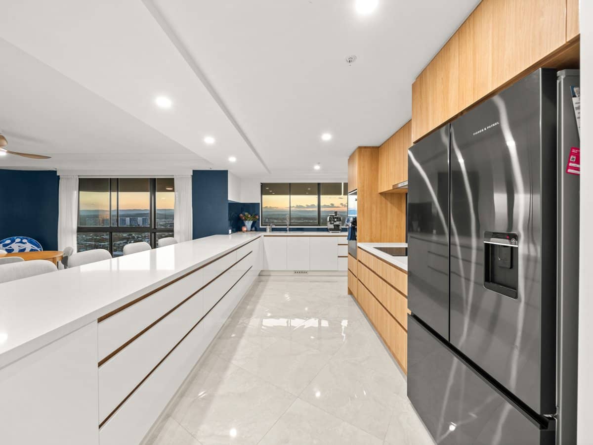 21 Bayview Street, Runaway Bay - Thumbnail 3