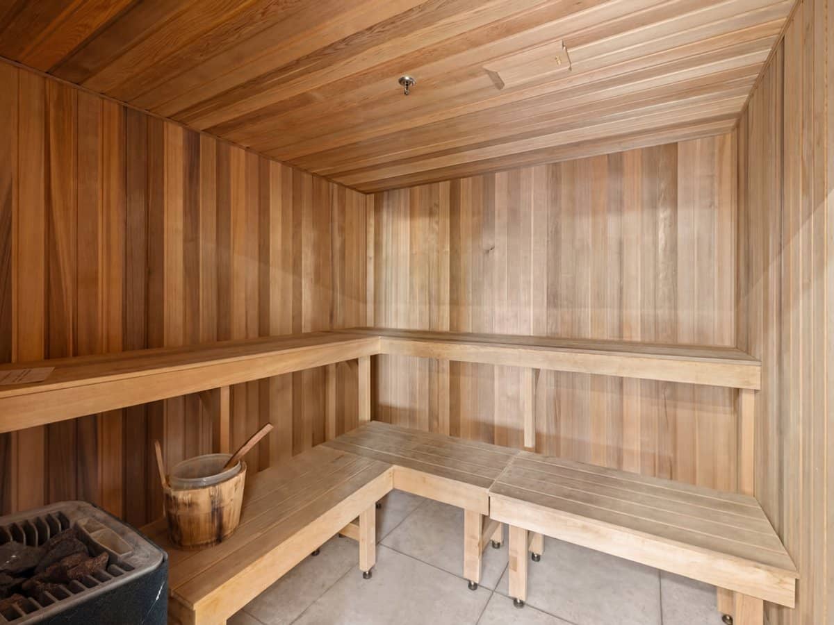 21 Bayview Street, Runaway Bay - Thumbnail 27