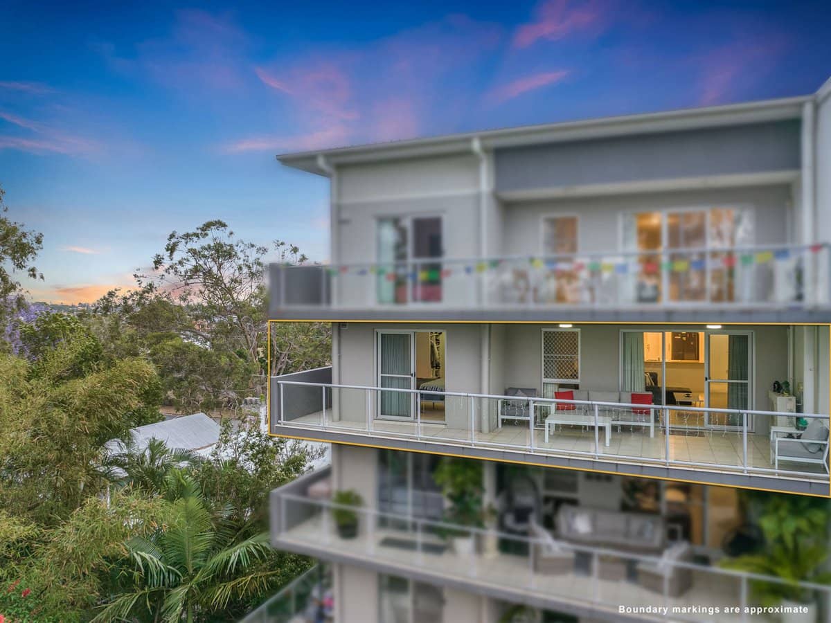 7-13 Shore Street East, CLEVELAND - Thumbnail 2