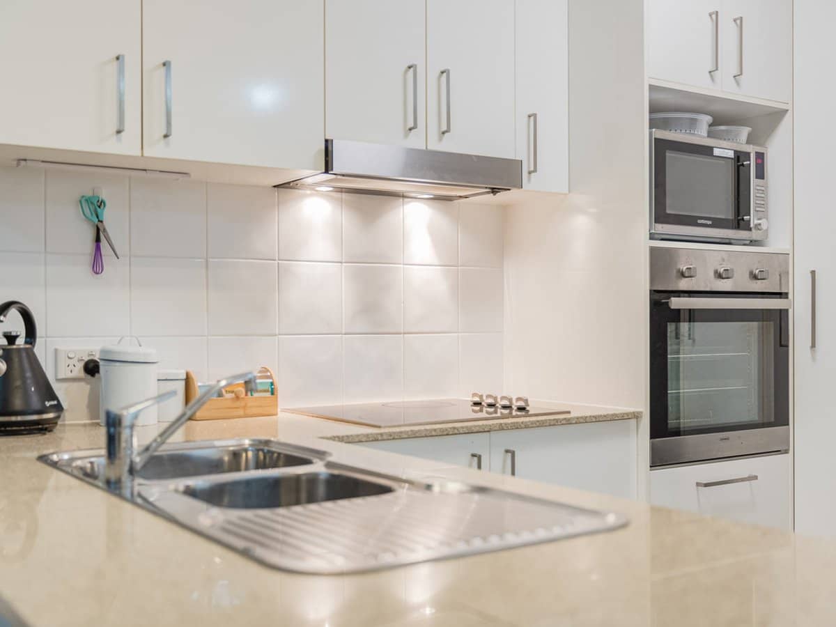 7-13 Shore Street East, CLEVELAND - Thumbnail 12