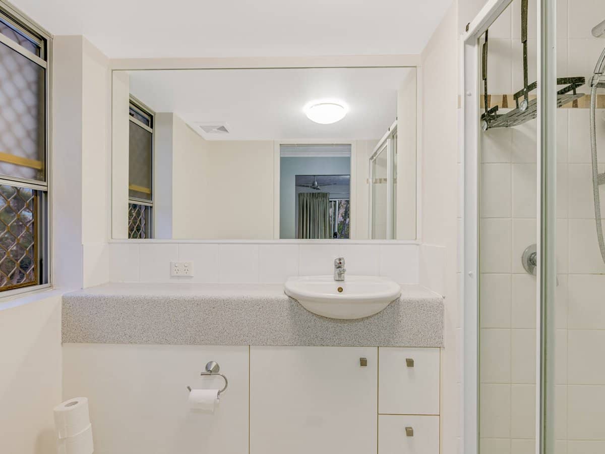 7-13 Shore Street East, CLEVELAND - Thumbnail 19