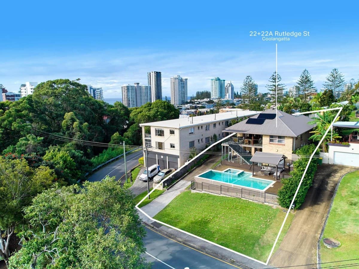22 & 22a Rutledge Street, COOLANGATTA - Thumbnail 3