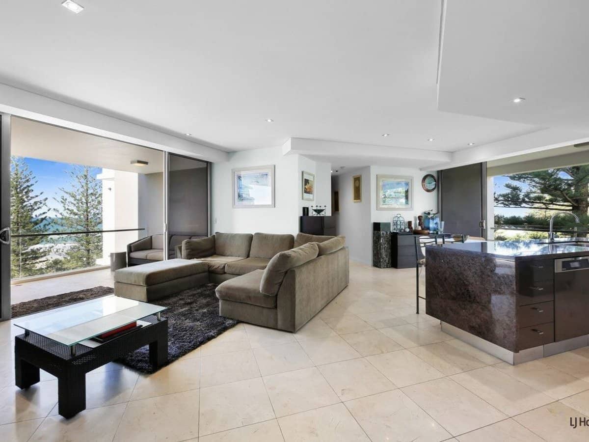 200 The Esplanade, BURLEIGH HEADS - Thumbnail 2