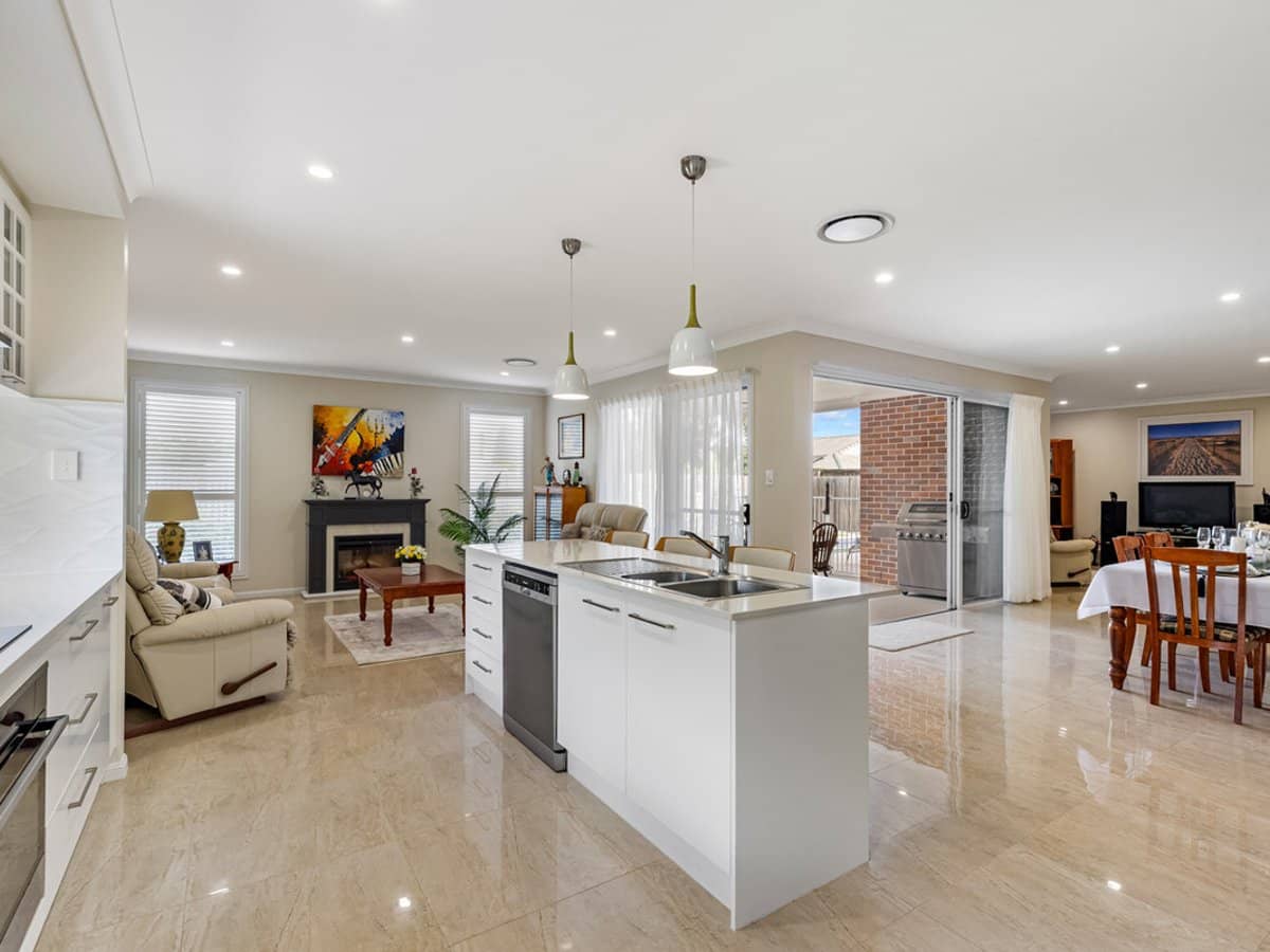 11 Lockitt Place, ORMISTON - Thumbnail 3