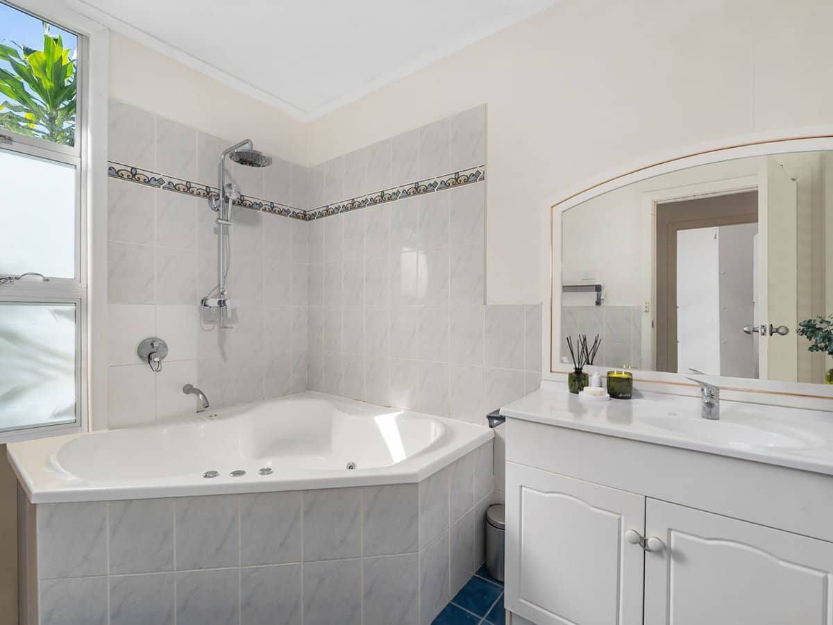 5 Nemara Street, BIGGERA WATERS - Thumbnail 5