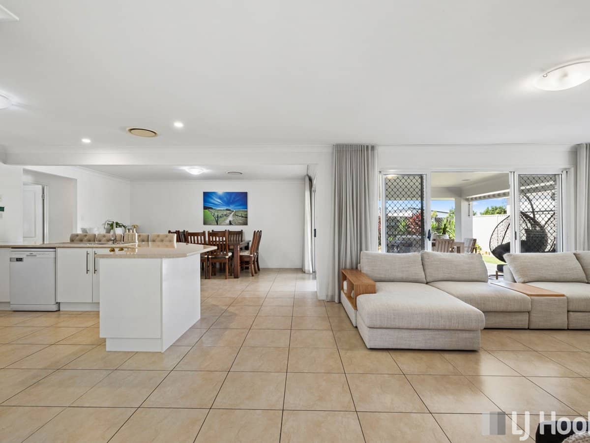 10 Crosby Place, CLEVELAND - Thumbnail 2