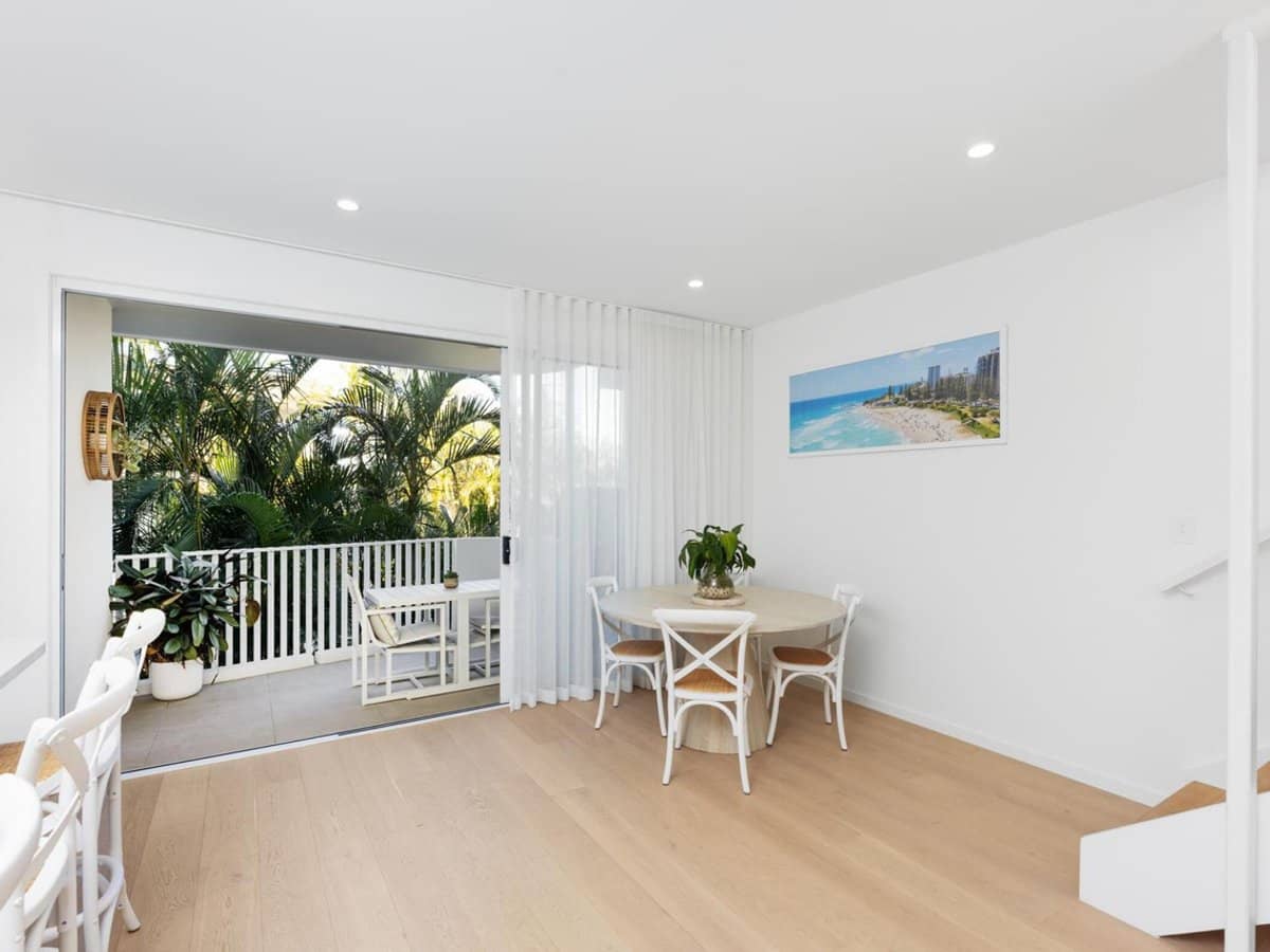 135 Golden Four Drive, BILINGA - Thumbnail 2