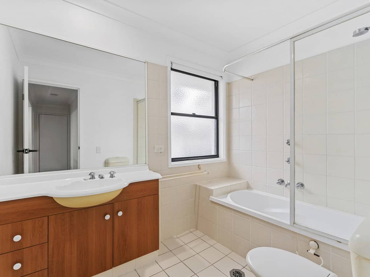 2 Gentian Drive, ARUNDEL - Thumbnail 11