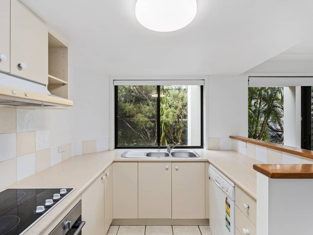 2 Gentian Drive, ARUNDEL - Thumbnail 12